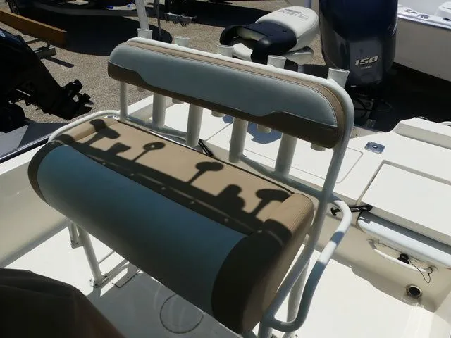 Slide: The Image of Skeeter SX210 2019 - 15