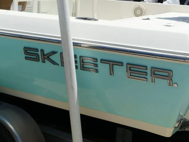 Slide: The Image of Skeeter SX210 2019 - 6