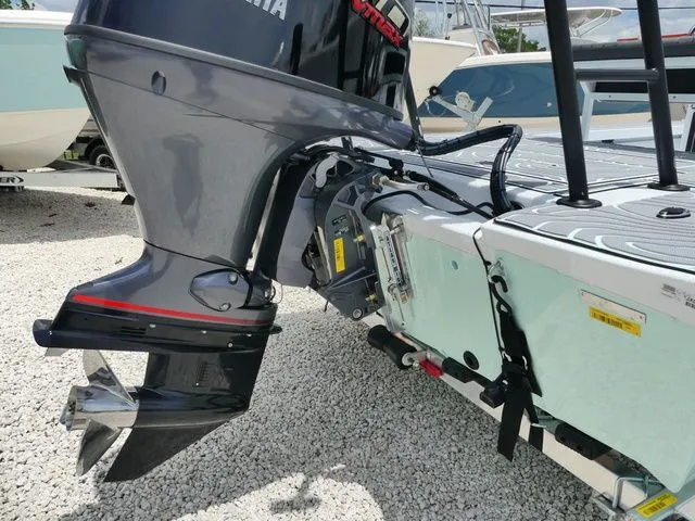 Slide: The Image of Xpress Skiff 185 2026 - 4