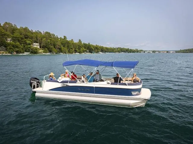 The Image of Avalon Catalina Quad Lounger Shift 25 FT 2026 - 1