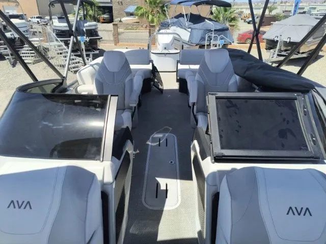 Slide: The Image of Avalon Catalina Quad Lounger Shift 25 FT 2026 - 12