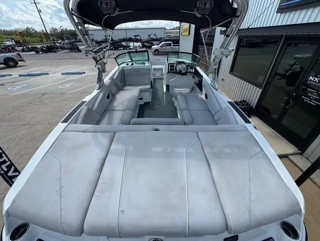 Slide: The Image of MasterCraft NXT22 2019 - 12