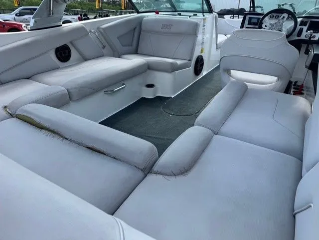 Slide: The Image of MasterCraft NXT22 2019 - 16