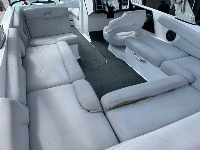 Slide: The Image of MasterCraft NXT22 2019 - 18