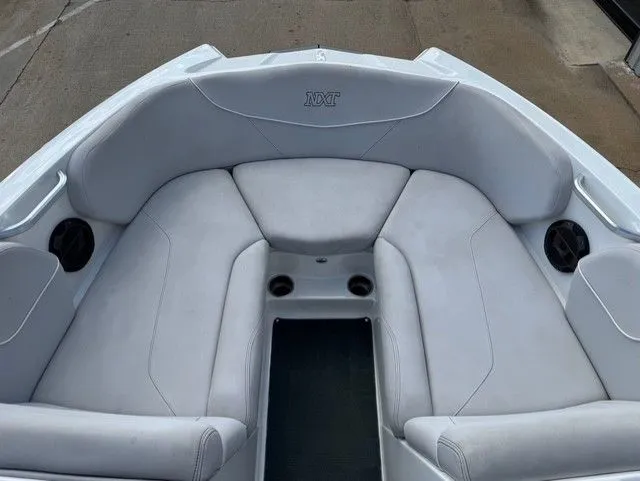 Slide: The Image of MasterCraft NXT22 2019 - 20