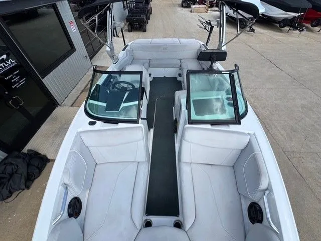 Slide: The Image of MasterCraft NXT22 2019 - 22