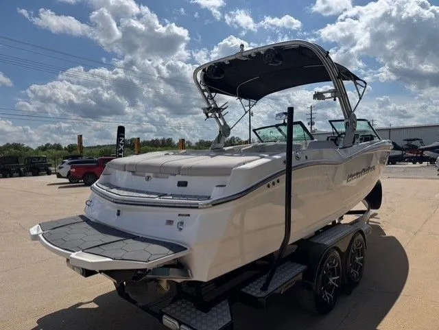 Slide: The Image of MasterCraft NXT22 2019 - 8