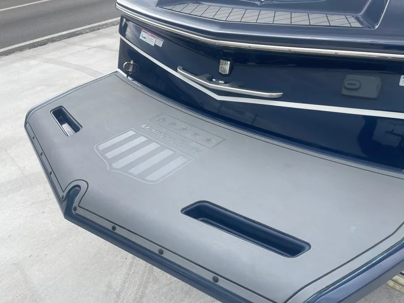 Slide: The Image of MasterCraft X30 2015 - 10