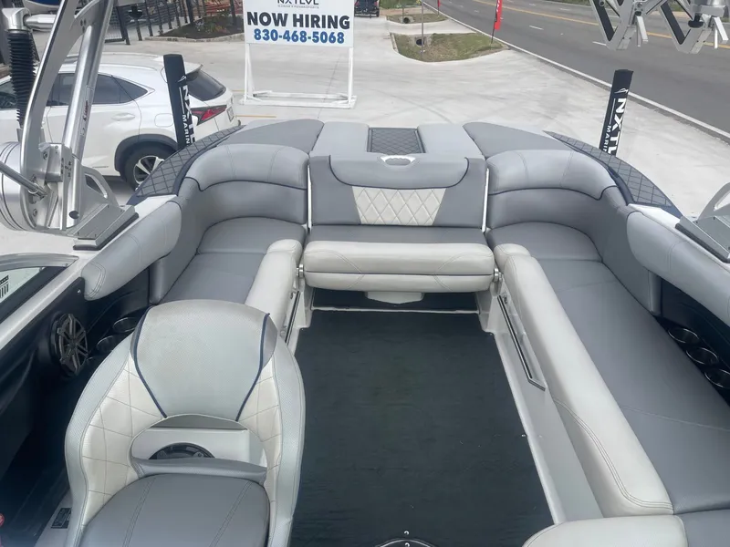 Slide: The Image of MasterCraft X30 2015 - 15