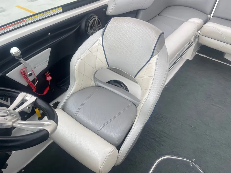 Slide: The Image of MasterCraft X30 2015 - 20