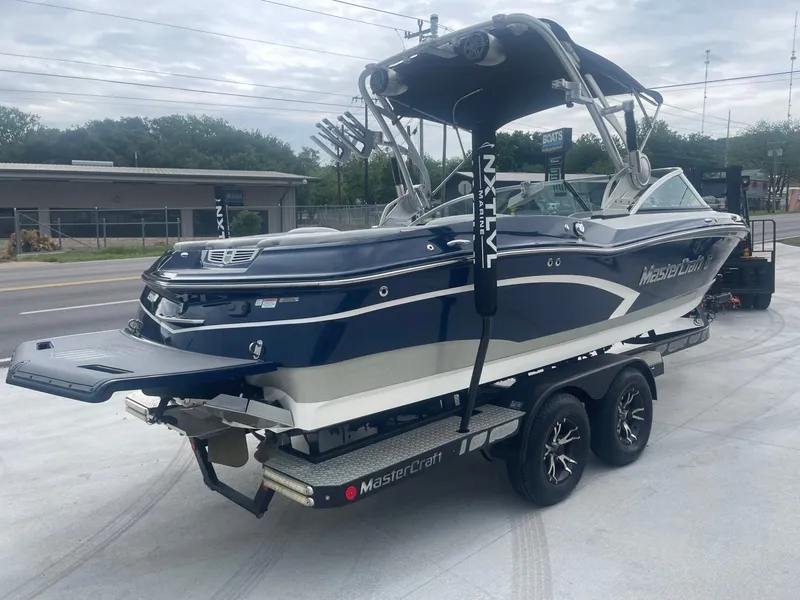 Slide: The Image of MasterCraft X30 2015 - 7