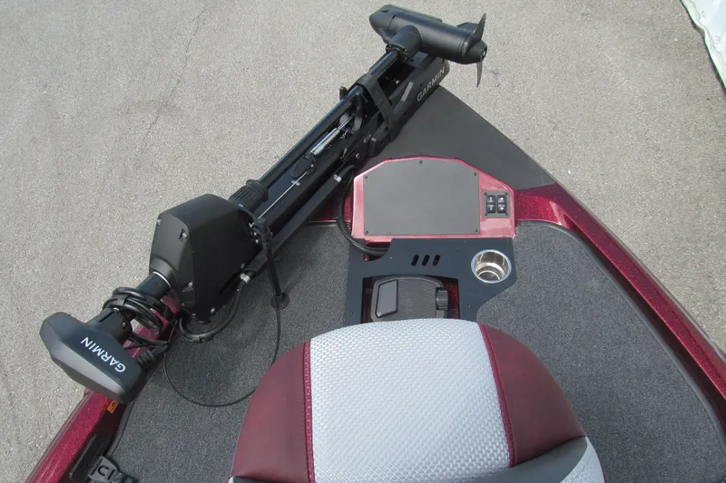 Slide: The Image of 2026 Ranger Z185 boat deck with Garmin trolling motor and control panel. - 8