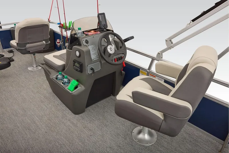 Slide: The Image of Sun Tracker Bass Buggy 18 DLX 2026 - 52