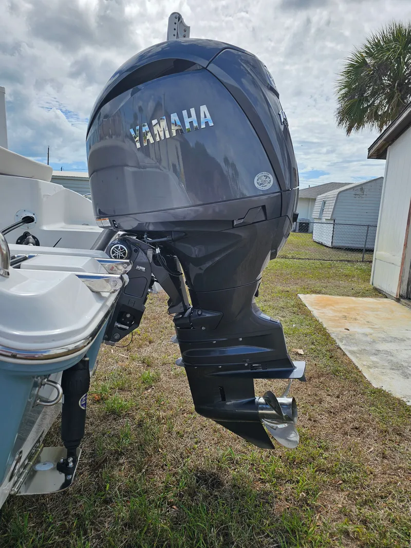 Slide: The Image of Sea Hunt Ultra 219 2026 - 16