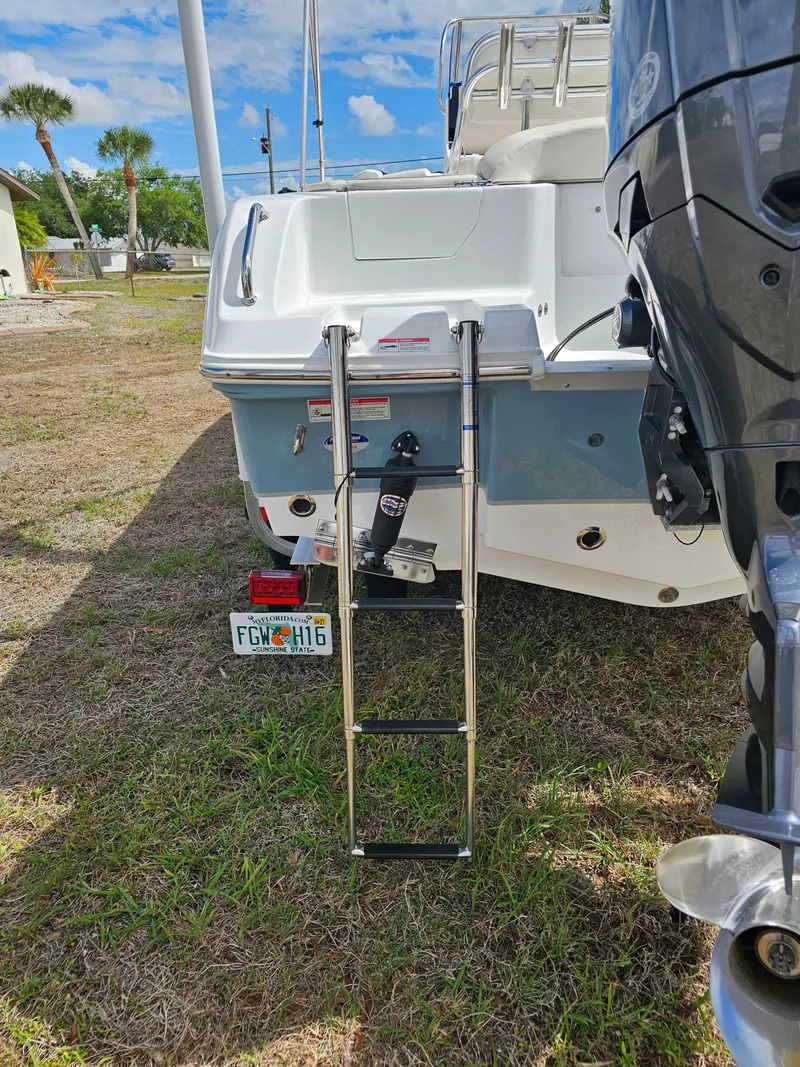 Slide: The Image of Sea Hunt Ultra 219 2026 - 20