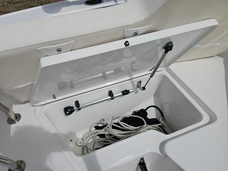 Slide: The Image of Sea Hunt Ultra 219 2026 - 23