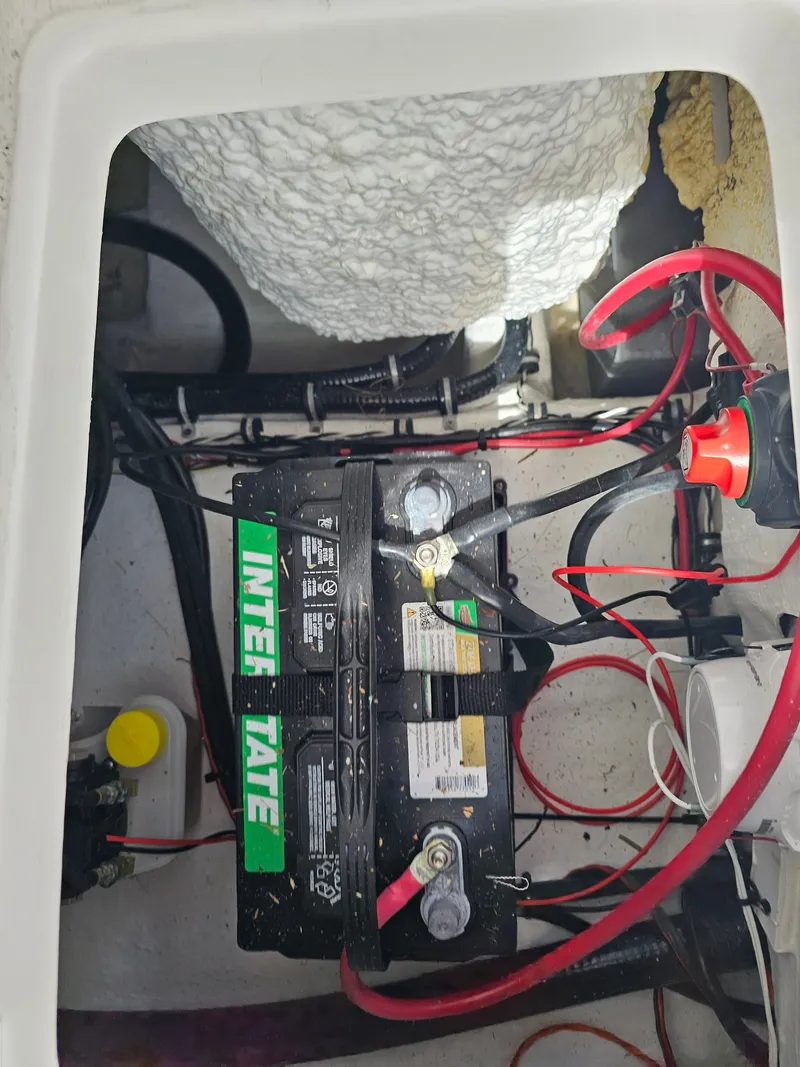 Slide: The Image of Sea Hunt Ultra 219 2026 - 34