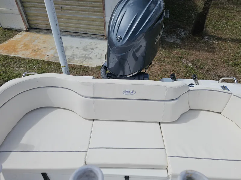 Slide: The Image of Sea Hunt Ultra 219 2026 - 37