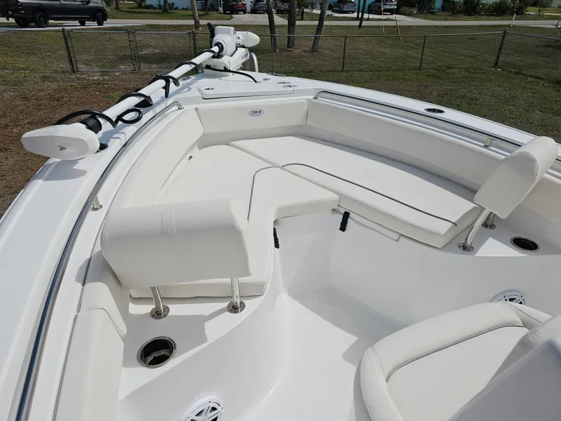 Slide: The Image of Sea Hunt Ultra 219 2026 - 6