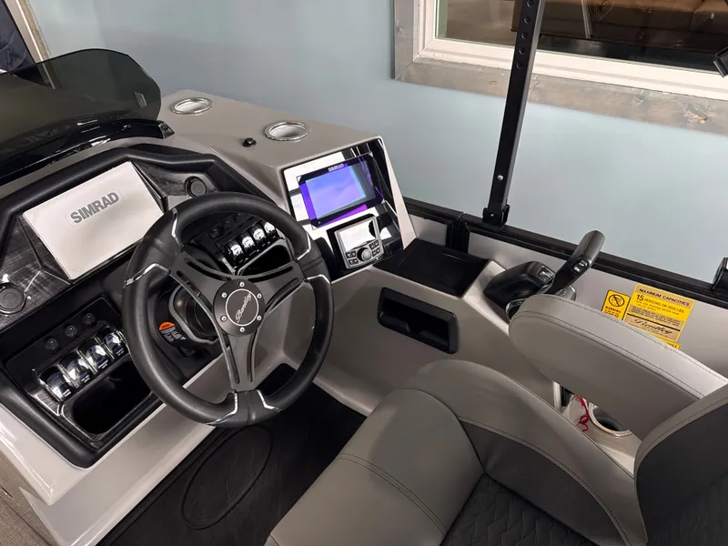 Slide: The Image of Bentley Pontoons 223 ELITE ADMIRAL 2026 - 10