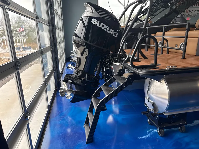 Slide: The Image of Bentley Pontoons Elite 253 Swingback EXT w/ Wake Tower 2026 - 4