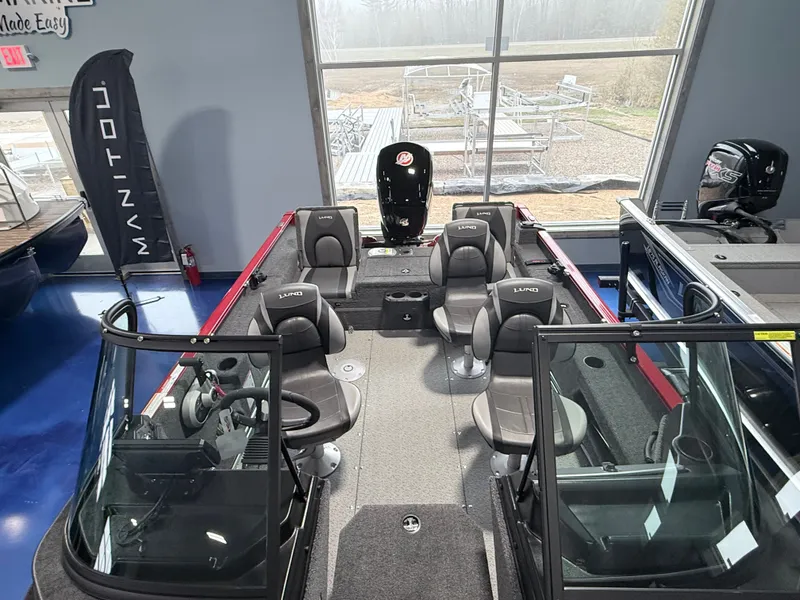 Slide: The Image of Lund 1775 Adventure Sport 2026 - 18