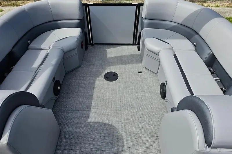 Slide: The Image of Bentley Pontoons Legacy 243 Navigator Ext 2026 - 3