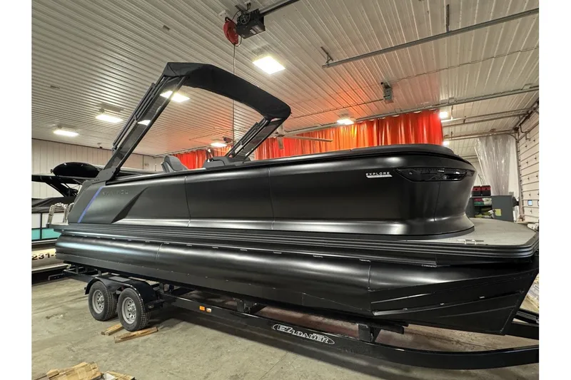 The Image of Manitou Explore 24 Navigator 2025 - 1