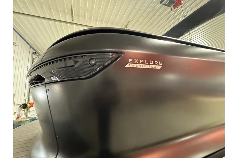 Slide: The Image of Manitou Explore 24 Navigator 2025 - 4