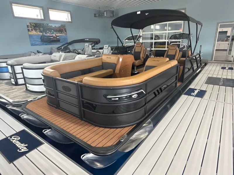 The Image of Bentley Pontoons Elite 253 Swingback Dual Captain 2026 - 1