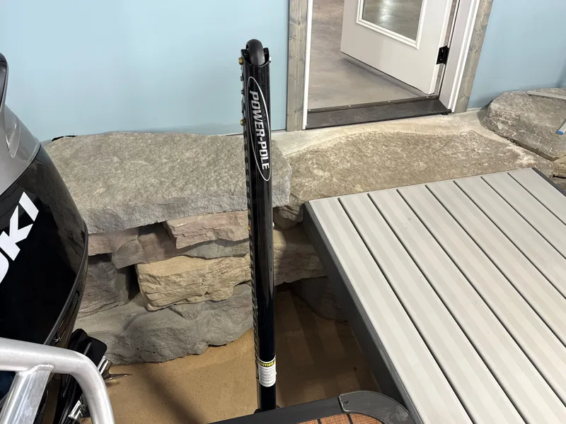 Slide: The Image of Bentley Pontoons Elite 253 Swingback Dual Captain 2026 - 13