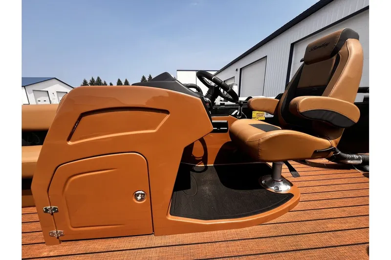 Slide: The Image of Bentley Pontoons Elite 253 Swingback Dual Captain 2026 - 19