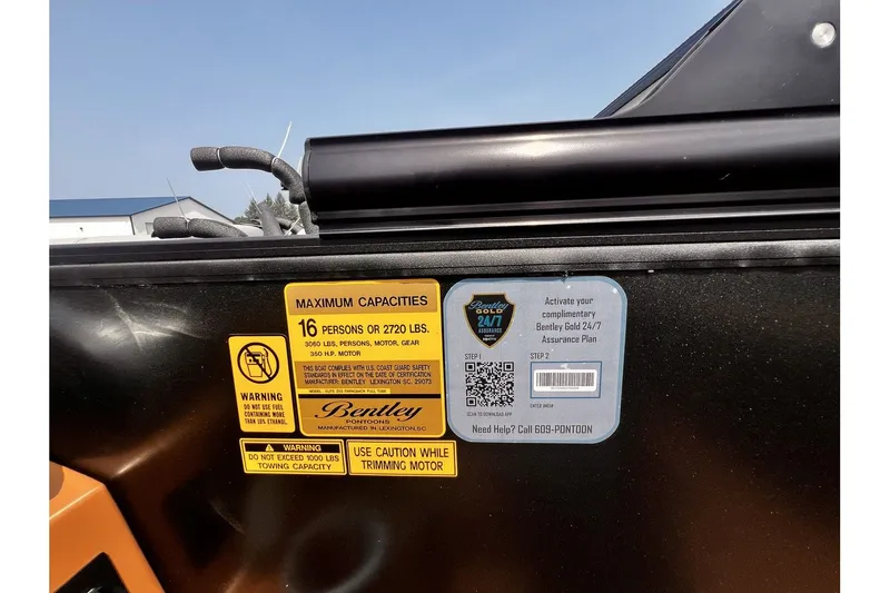 Slide: The Image of Bentley Pontoons Elite 253 Swingback Dual Captain 2026 - 24