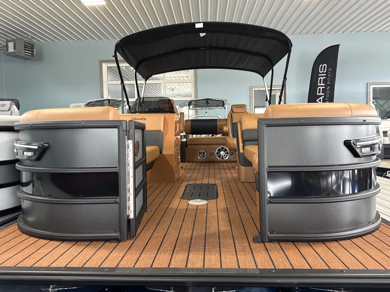 Slide: The Image of Bentley Pontoons Elite 253 Swingback Dual Captain 2026 - 3