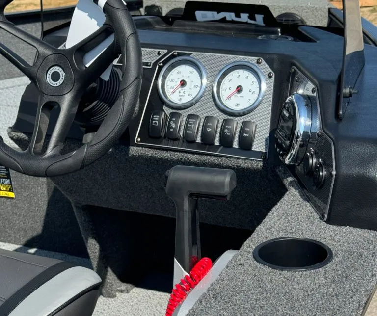 Slide: The Image of Lund Angler 1650 SS 2025 - 3