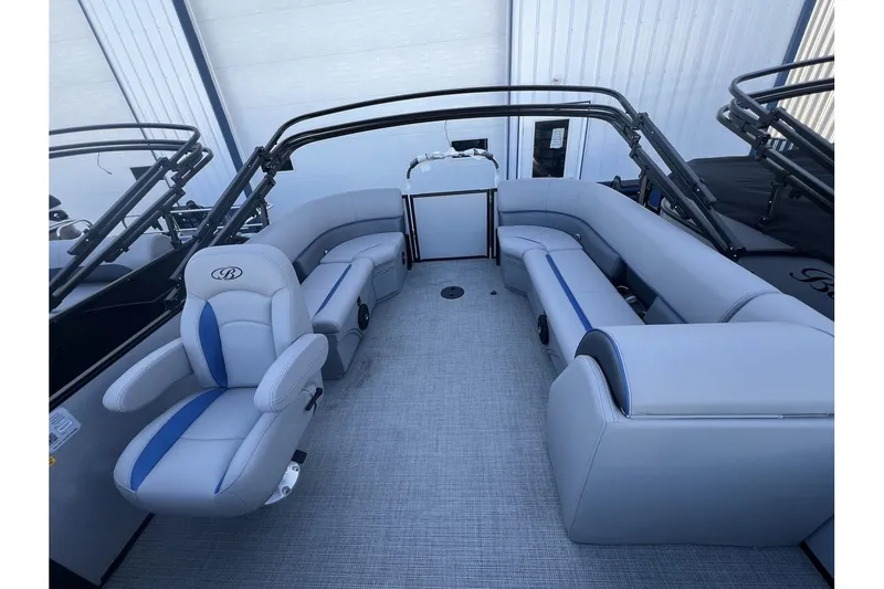 Slide: The Image of Bentley Pontoons 223 Bolt 2026 - 4