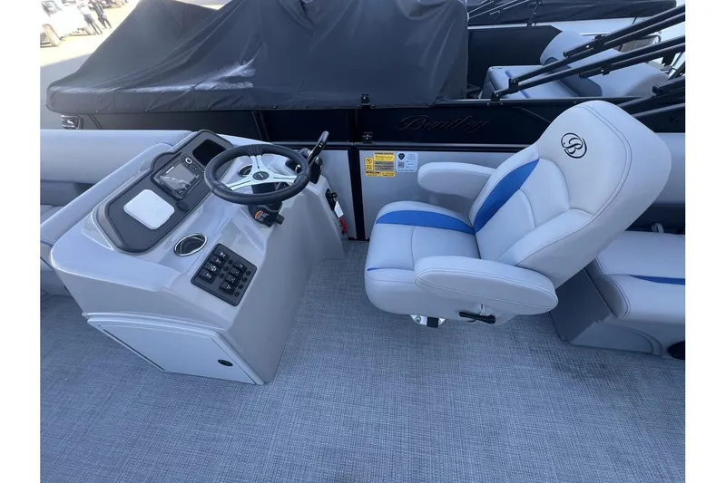 Slide: The Image of Bentley Pontoons 223 Bolt 2026 - 5