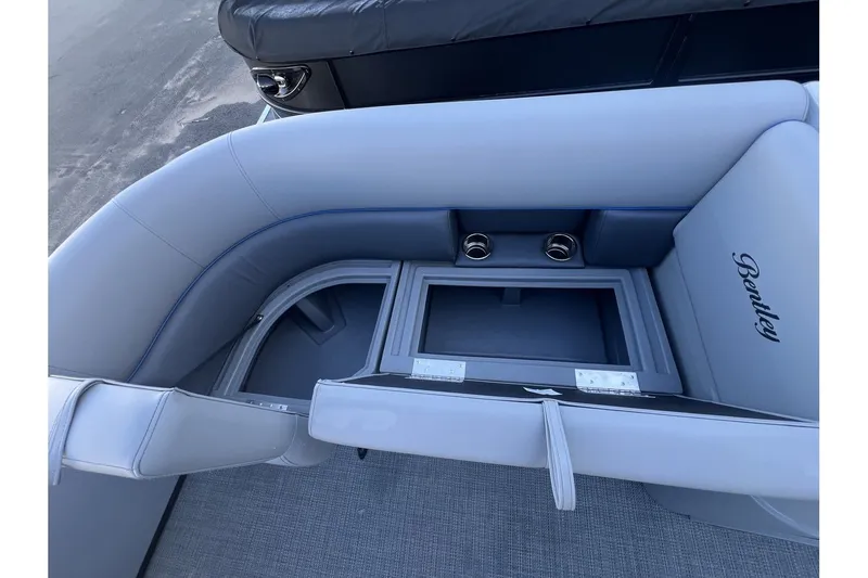 Slide: The Image of Bentley Pontoons 223 Bolt 2026 - 9