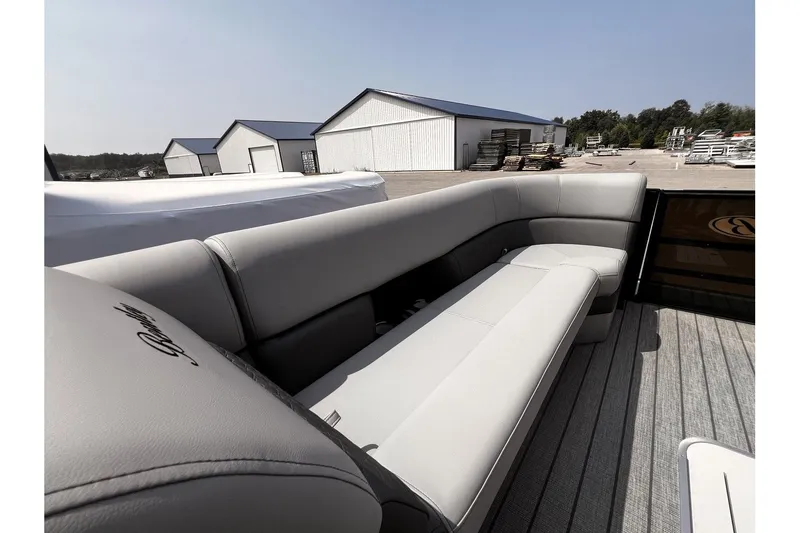 Slide: The Image of Bentley Pontoons Elite 253 Admiral 2026 - 10