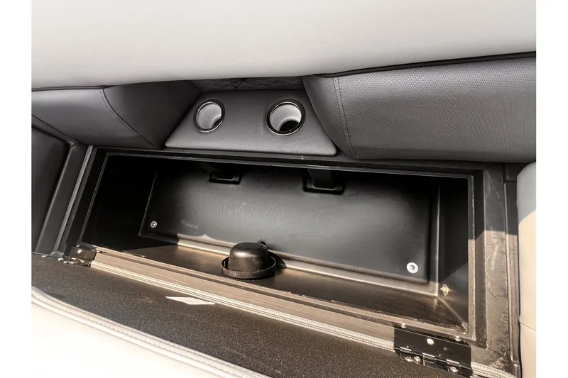 Slide: The Image of Bentley Pontoons Elite 253 Admiral 2026 - 11