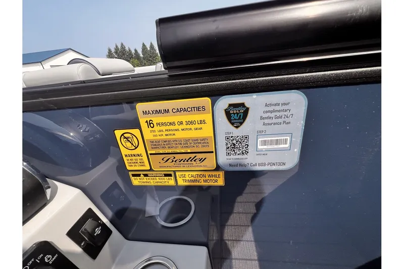 Slide: The Image of Bentley Pontoons Elite 253 Admiral 2026 - 14