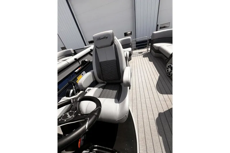 Slide: The Image of Bentley Pontoons Elite 253 Admiral 2026 - 6
