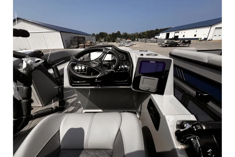 Slide: The Image of Bentley Pontoons Elite 253 Admiral 2026 - 7