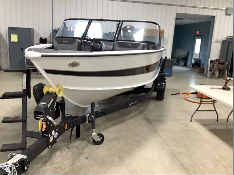 The Image of Lund Z18C 1875 Crossover Xs 2026 - 1