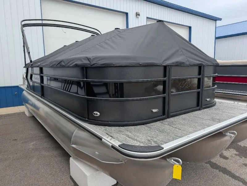 Slide: The Image of Bentley Pontoons 223 Bolt 2026 - 3