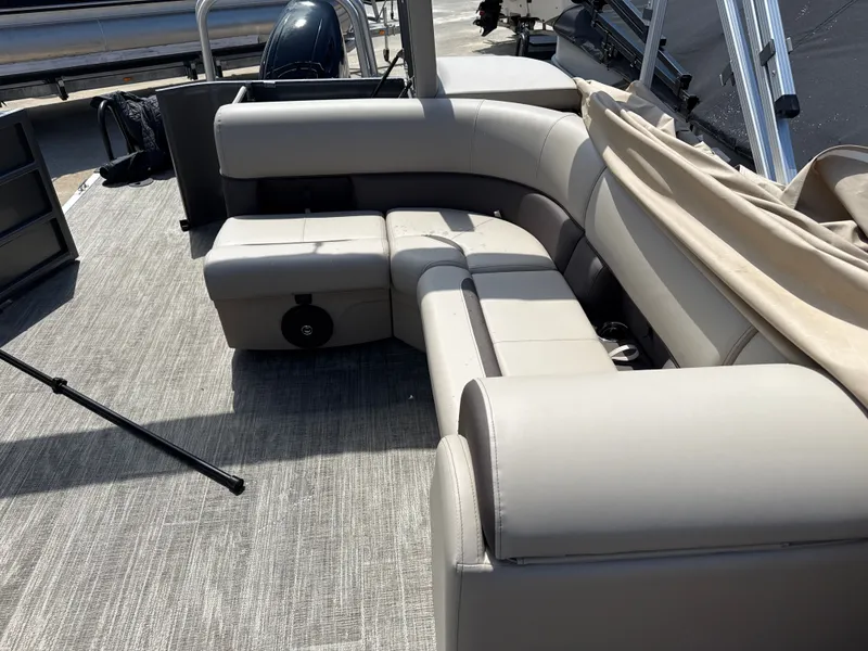 Slide: The Image of Bentley Pontoons Legacy 243 Cruise 2026 - 10