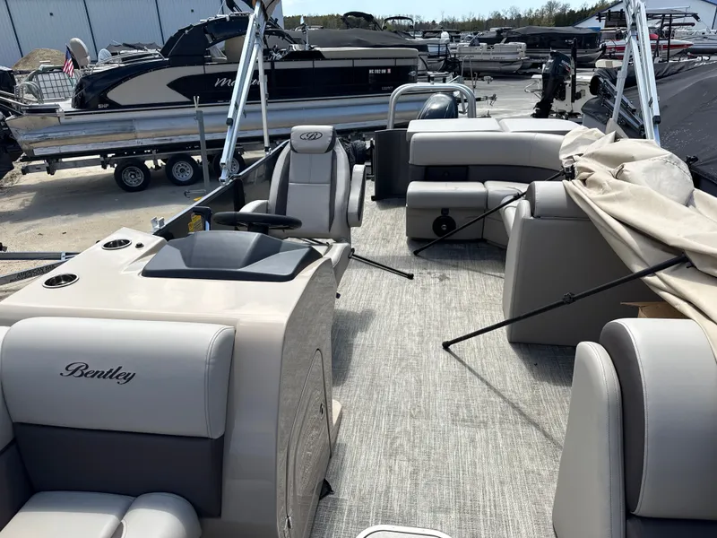 Slide: The Image of Bentley Pontoons Legacy 243 Cruise 2026 - 5