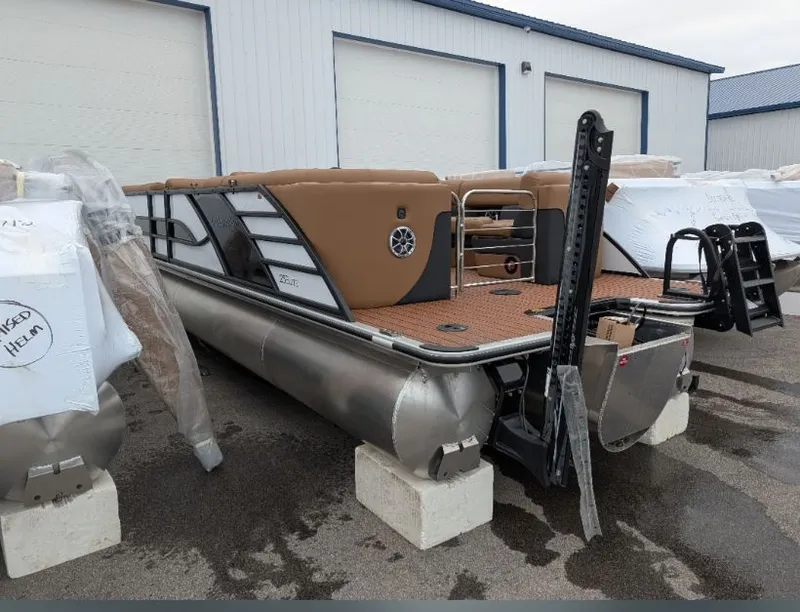 Slide: The Image of Bentley Pontoons Elite 253 Admiral 2026 - 4