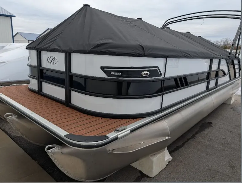 Slide: The Image of Bentley Pontoons Elite 253 Admiral 2026 - 6