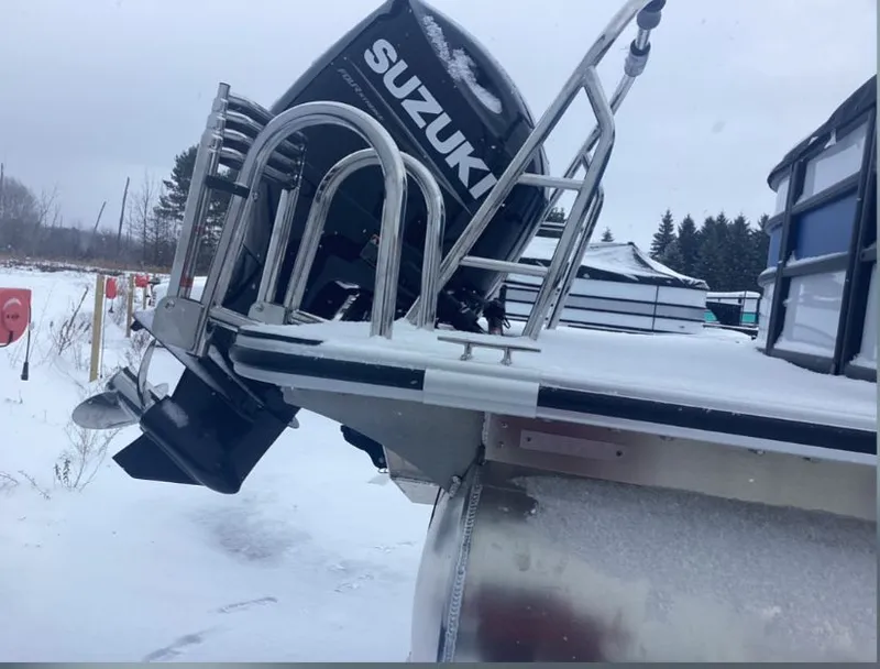 Slide: The Image of Bentley Pontoons 223 Bolt 2026 - 4